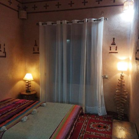 Maison D'Hotes Izza Kelaat-M'Gouna Esterno foto